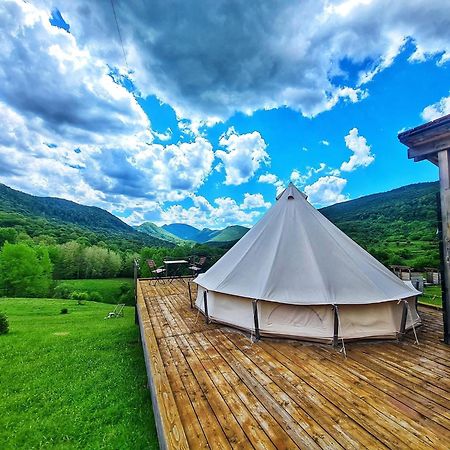 The Hunters Glamping Hotel Ciudanovita Ngoại thất bức ảnh