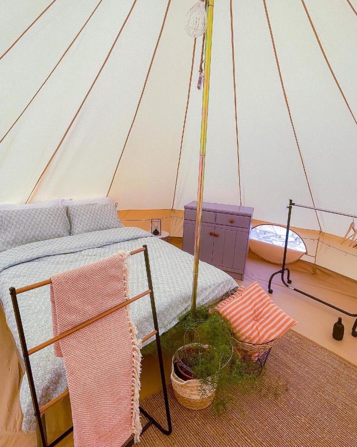 The Hunters Glamping Hotel Ciudanovita Ngoại thất bức ảnh