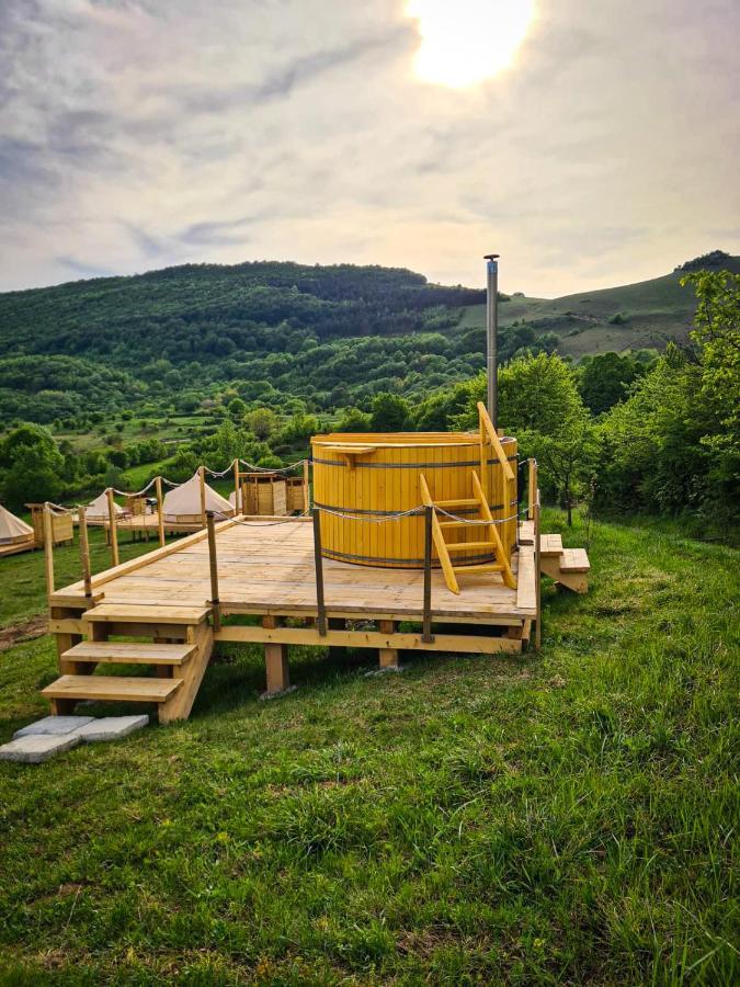 The Hunters Glamping Hotel Ciudanovita Ngoại thất bức ảnh