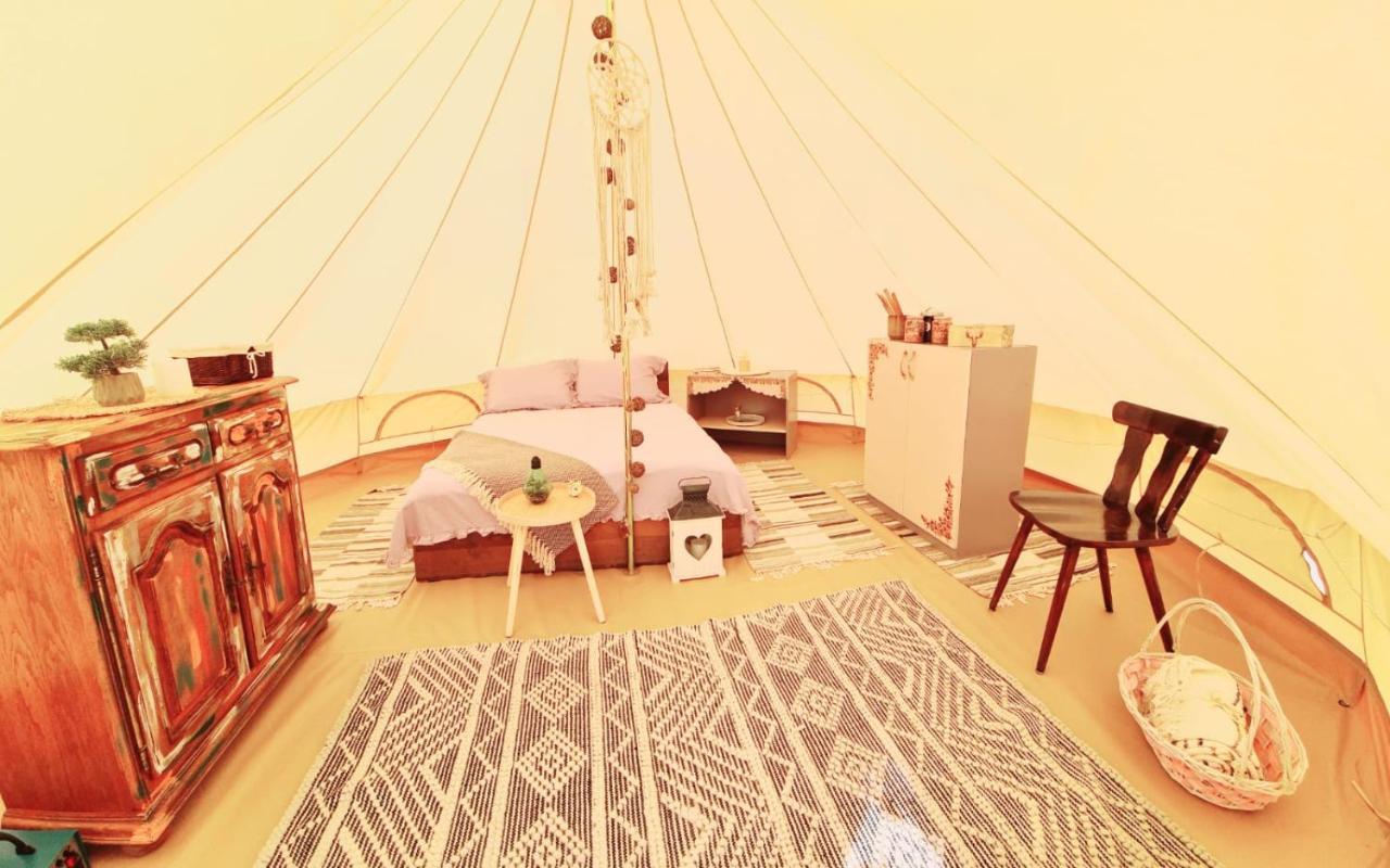 The Hunters Glamping Hotel Ciudanovita Ngoại thất bức ảnh