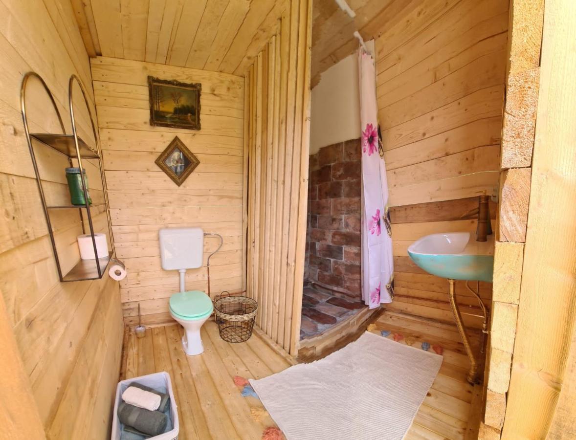 The Hunters Glamping Hotel Ciudanovita Ngoại thất bức ảnh