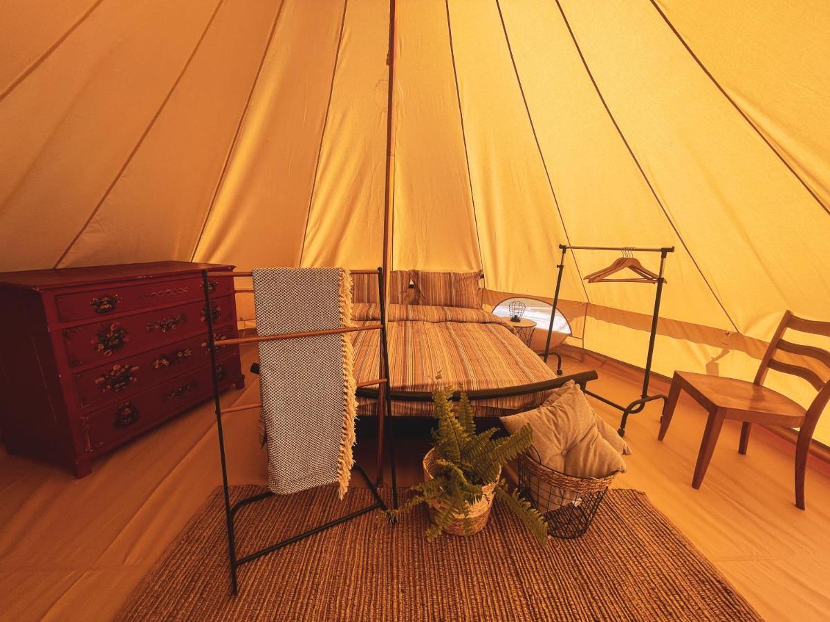 The Hunters Glamping Hotel Ciudanovita Ngoại thất bức ảnh