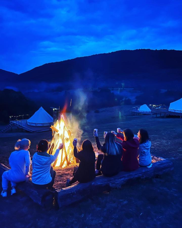 The Hunters Glamping Hotel Ciudanovita Ngoại thất bức ảnh