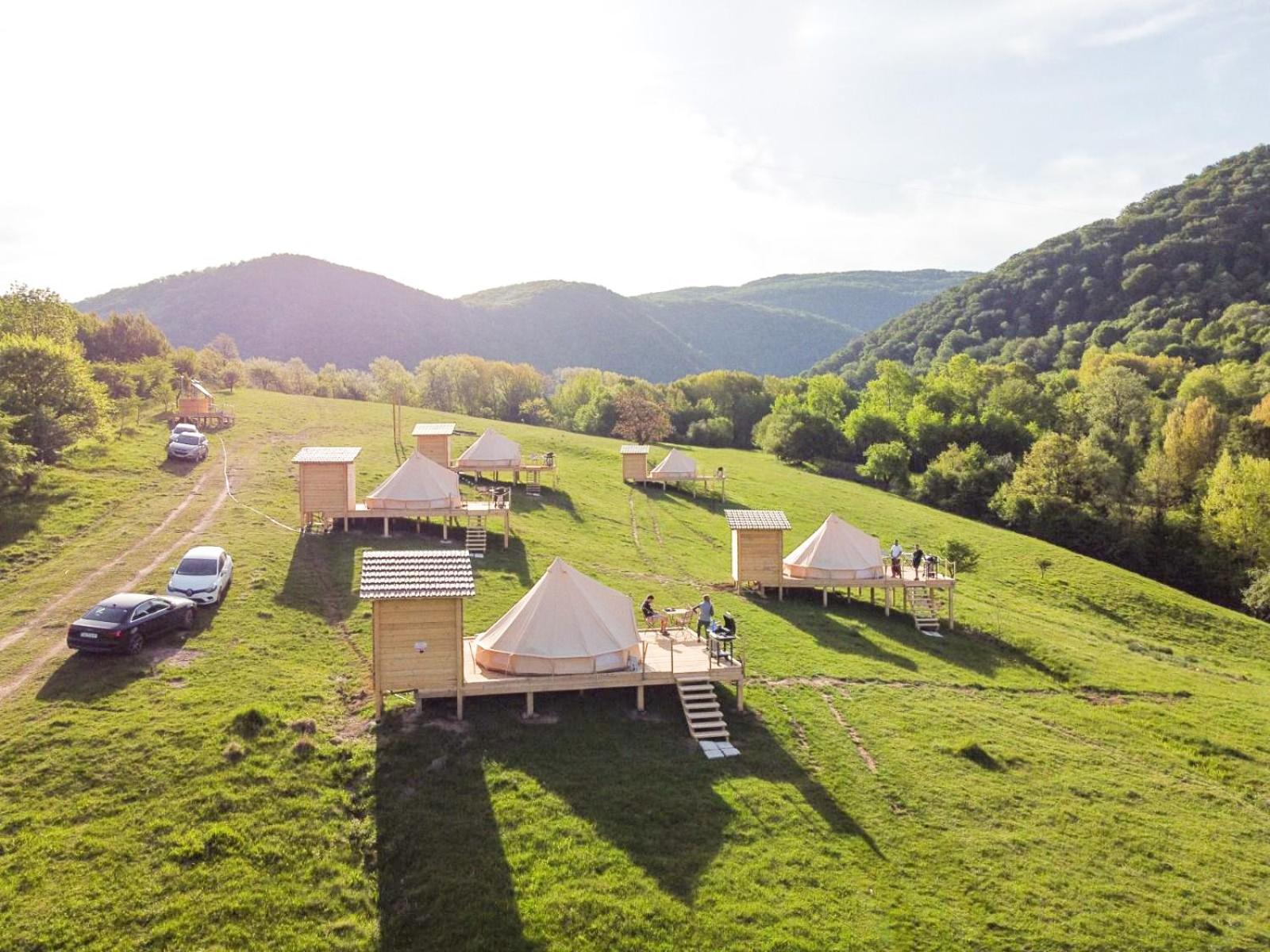 The Hunters Glamping Hotel Ciudanovita Ngoại thất bức ảnh
