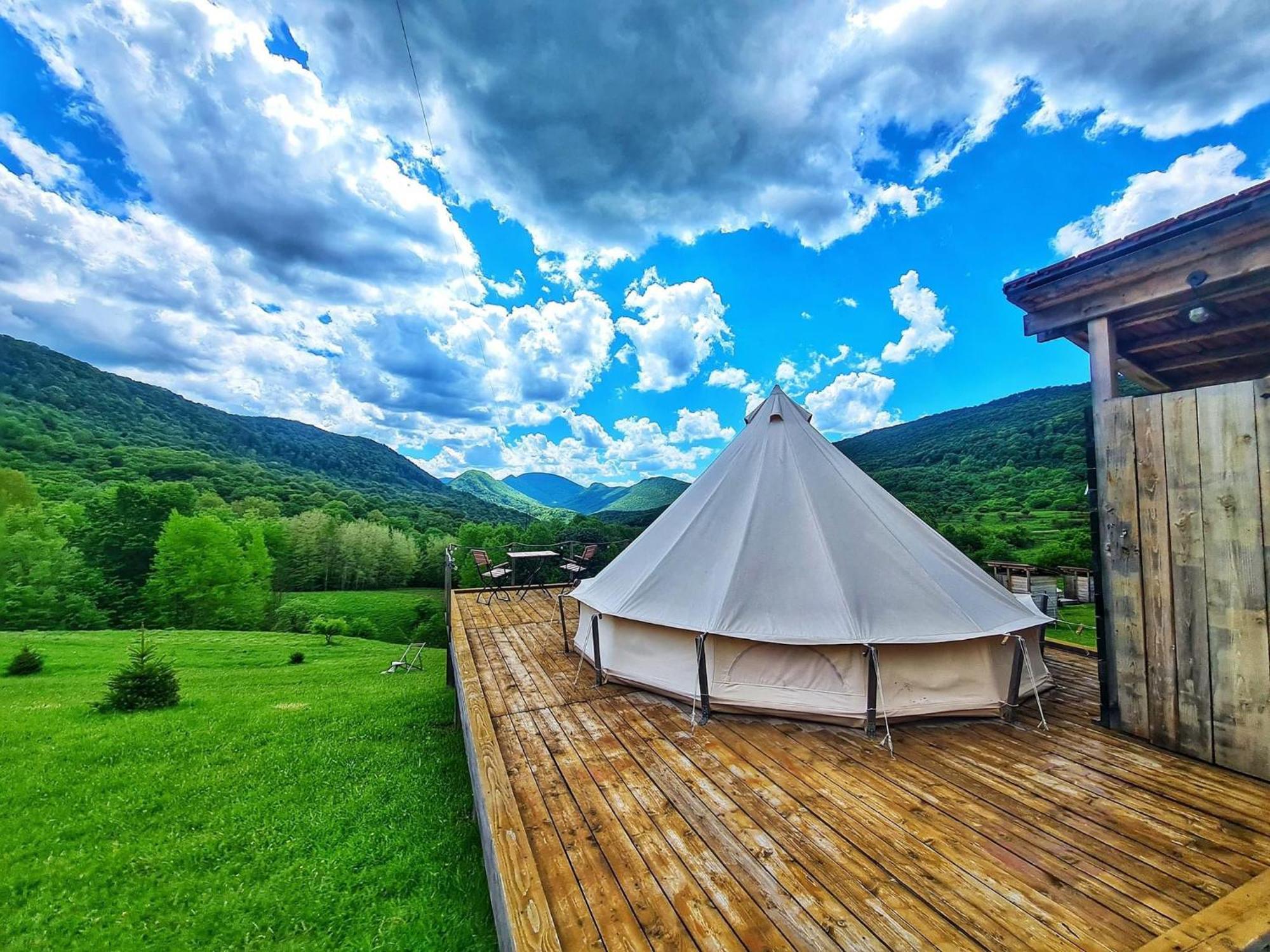 The Hunters Glamping Hotel Ciudanovita Ngoại thất bức ảnh