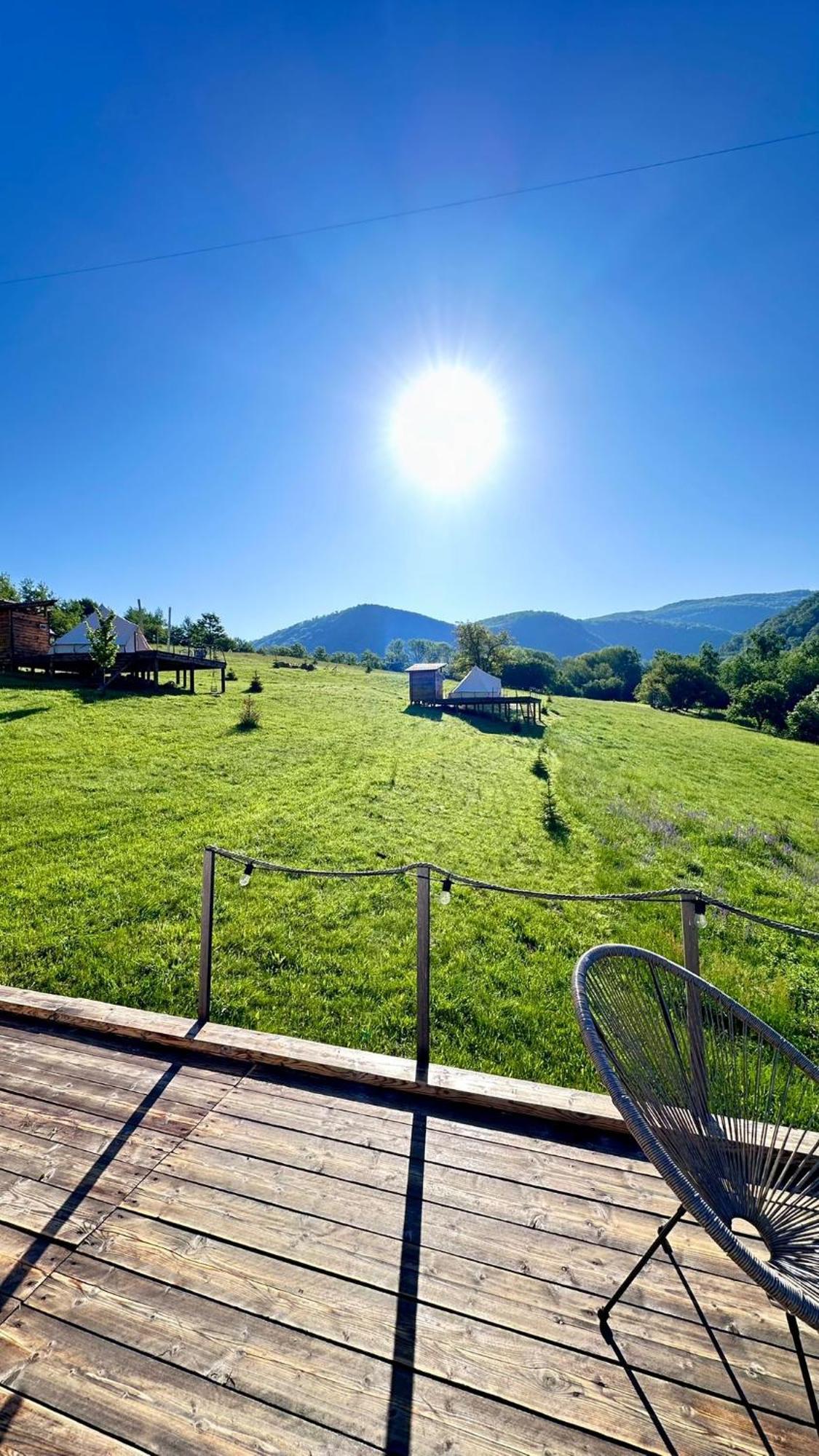 The Hunters Glamping Hotel Ciudanovita Ngoại thất bức ảnh